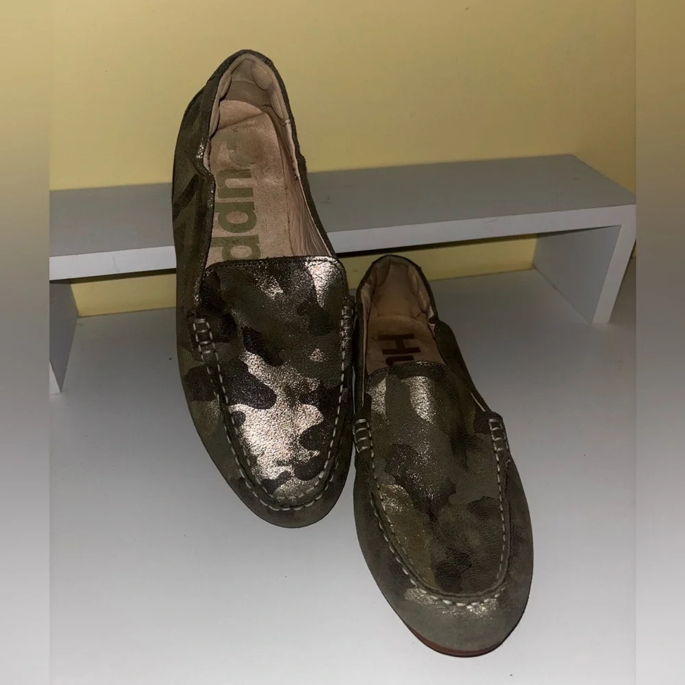 Hush Puppies Size 7.5 Olive Metallic Camo Loafers Luxe Comfy Casual Slip-On Cozy